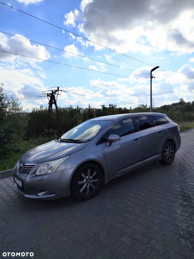 Toyota Avensis - 1