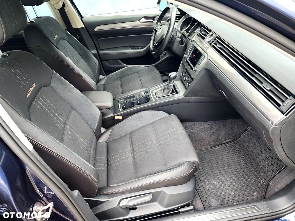Volkswagen Passat Alltrack 2.0 TDI SCR 4Motion DSG - 24