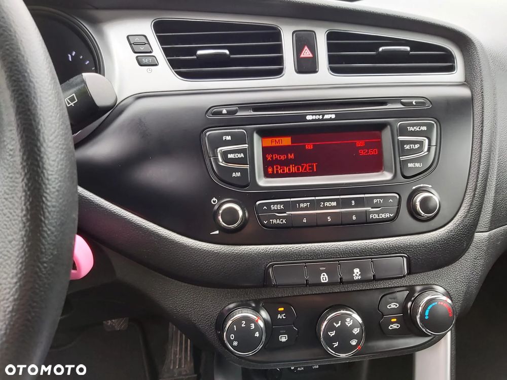 Kia Ceed 1.4 CRDi 90 SW Vision - 30