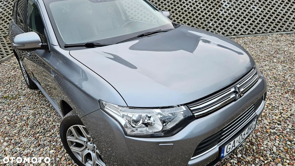 Mitsubishi Outlander 2.0 4WD Plus - 1