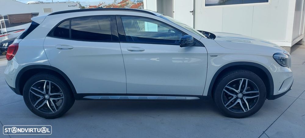 Mercedes-Benz GLA 180 CDI Urban - 4