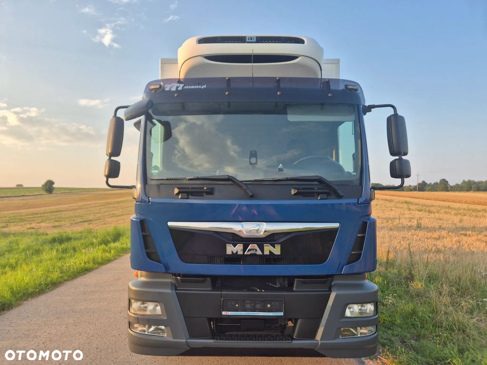 MAN TGM 18.290 Thermo King T-800r 2 zbiorniki z Niemiec 7.3m / 18 palet / winda i drzwi / OKAZJA - 32