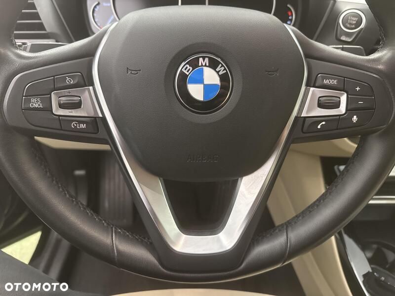 BMW X3 xDrive20d - 13