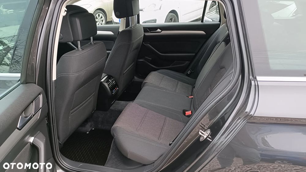 Volkswagen Passat 2.0 TDI DSG (BlueMotion Technology) Comfortline - 18