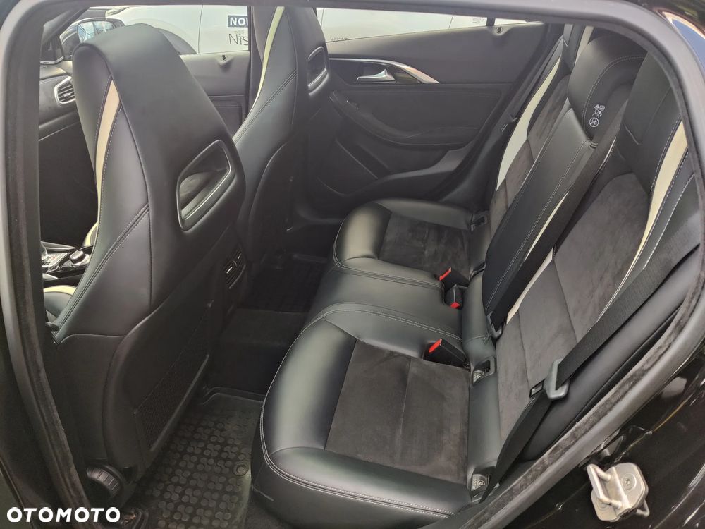 Infiniti Q30 2.2d Sport AWD 7DCT - 15
