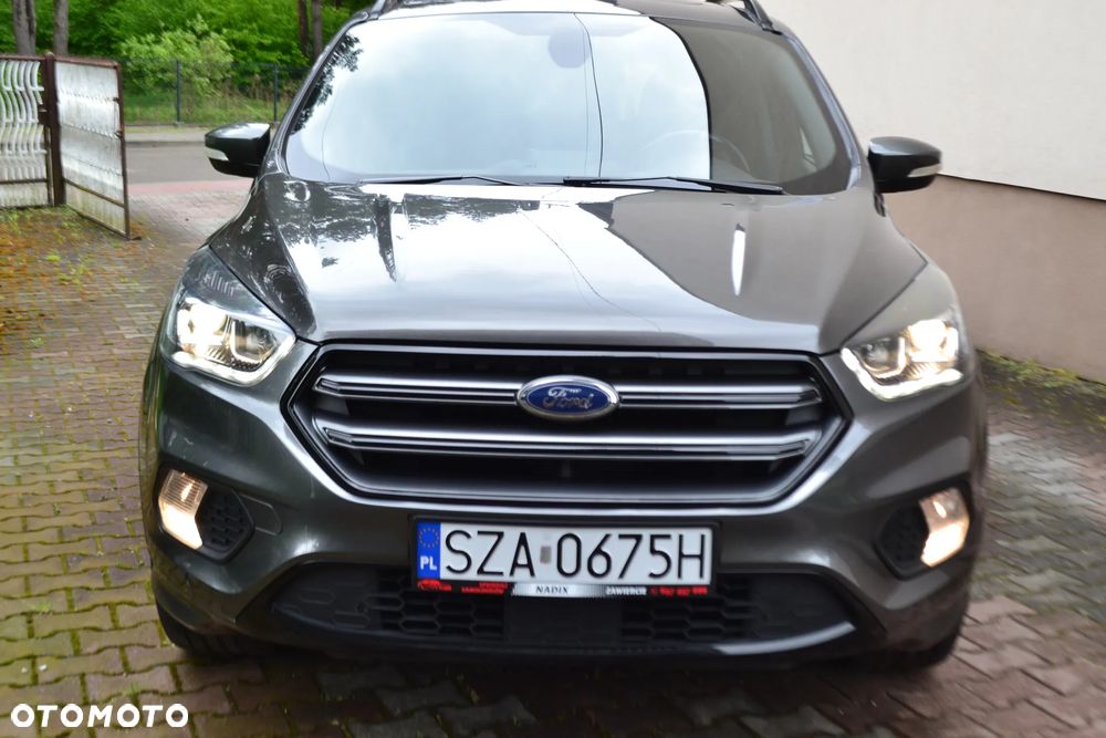Ford Kuga 1.5 EcoBoost 2x4 ST-Line - 6