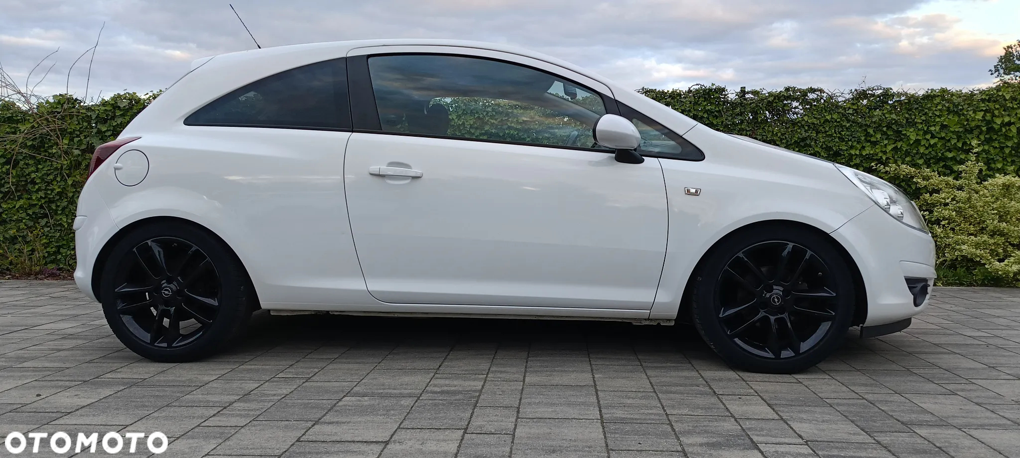 Opel Corsa 1.4 16V Sport - 2
