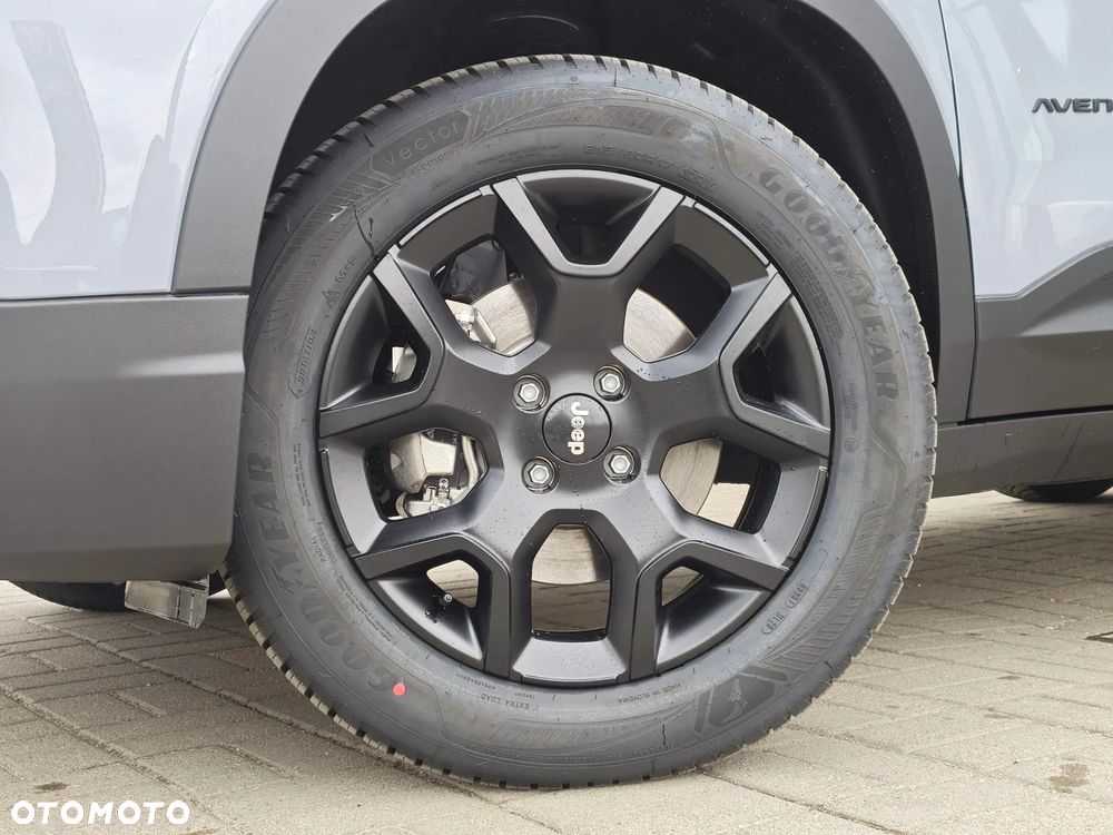 Jeep Avenger 1.2 T3 mHEV Black Edition FWD eDCT6 - 25