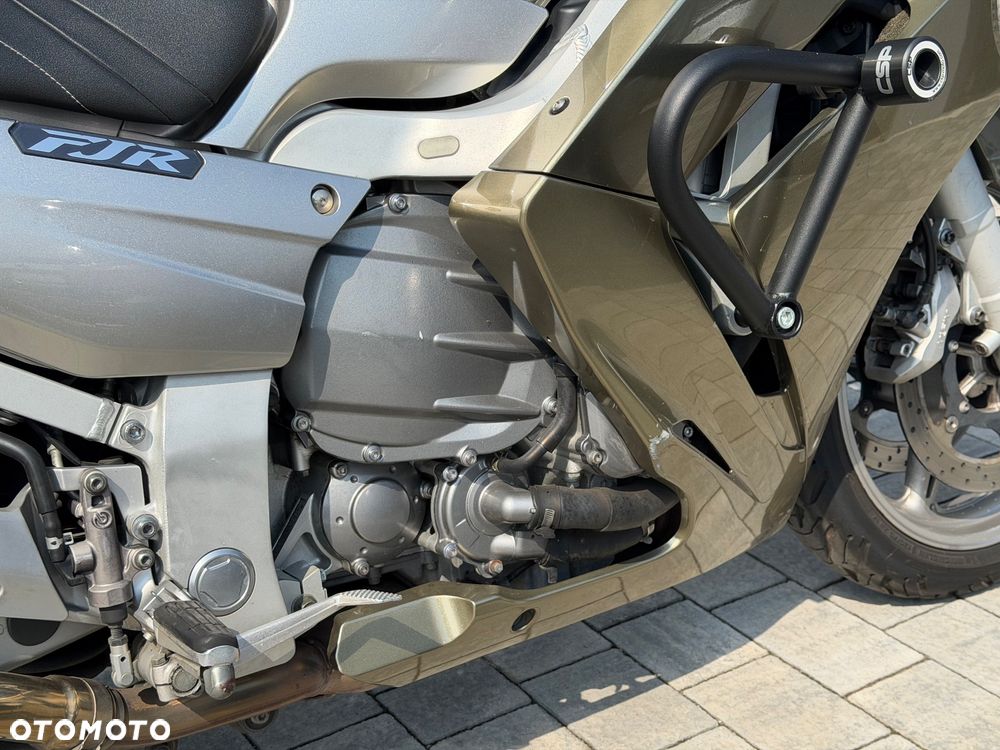 Yamaha FJR - 14