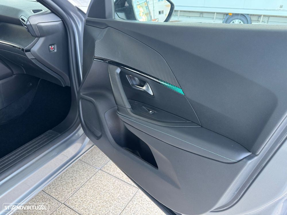 Peugeot 2008 1.2 PureTech Allure Pack - 33
