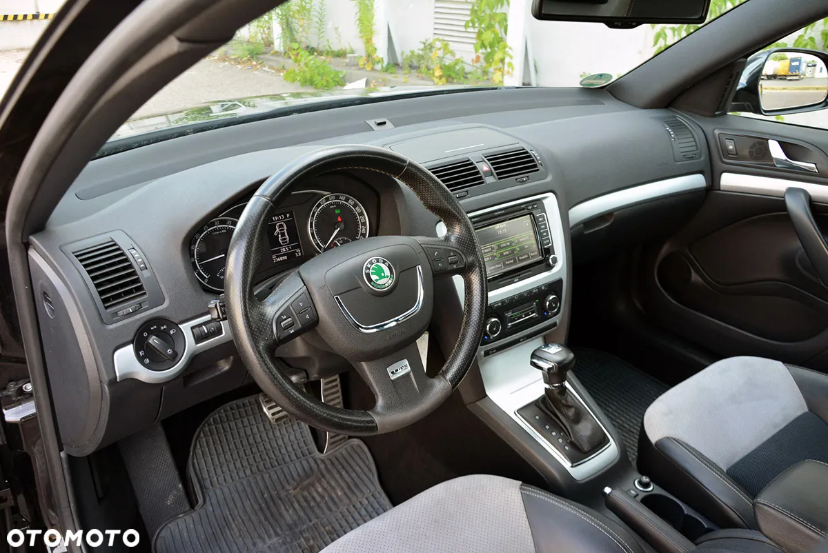 Skoda Octavia Combi 2.0 TDI CR DPF DSG RS - 28