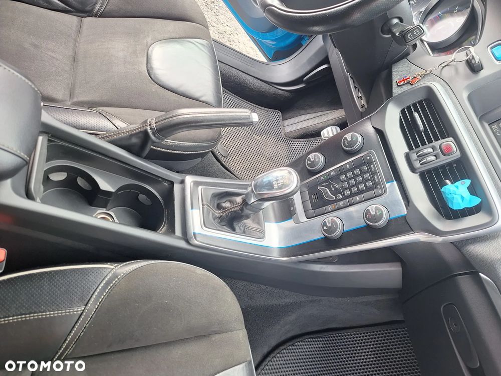Volvo V40 - 16