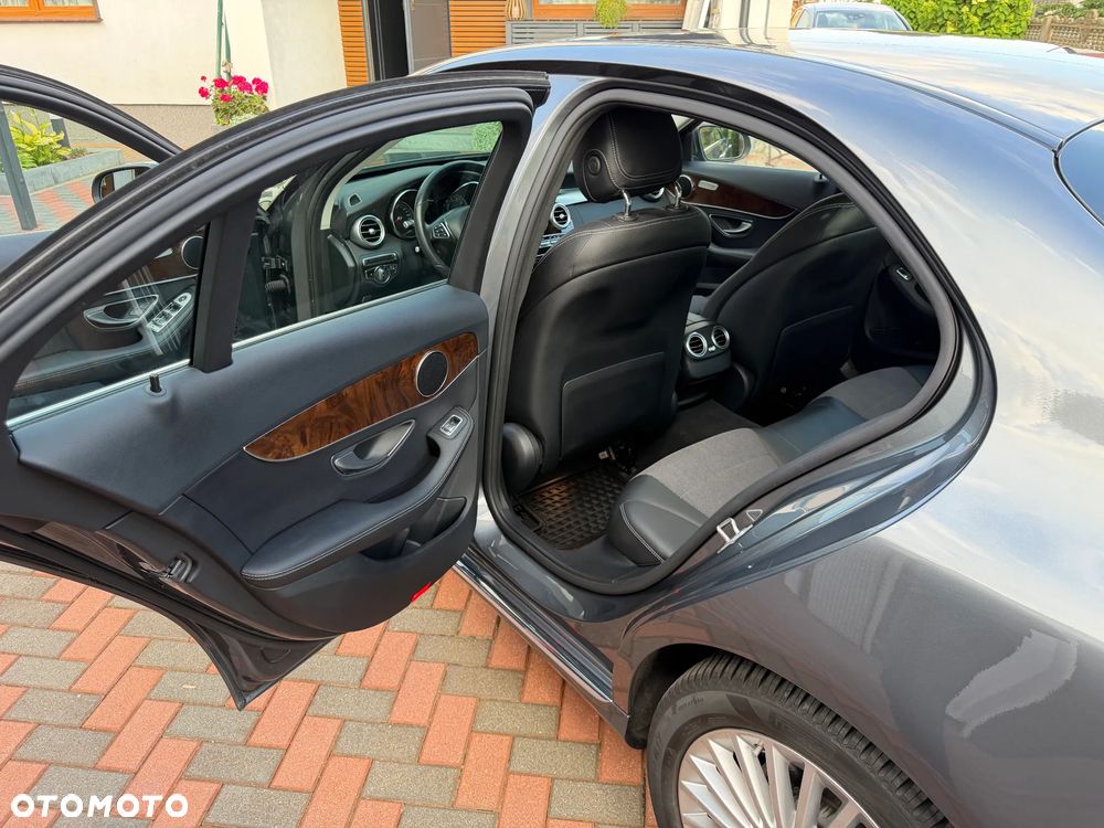 Mercedes-Benz Klasa C 200 9G-TRONIC - 27