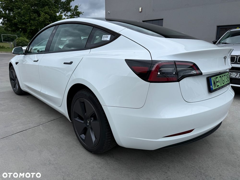 Tesla Model 3 - 4