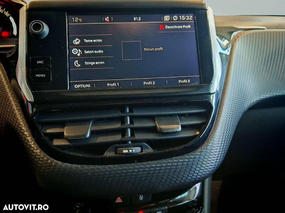 Peugeot 2008 1.2 PureTech Turbo EAT6 S&S Allure - 26