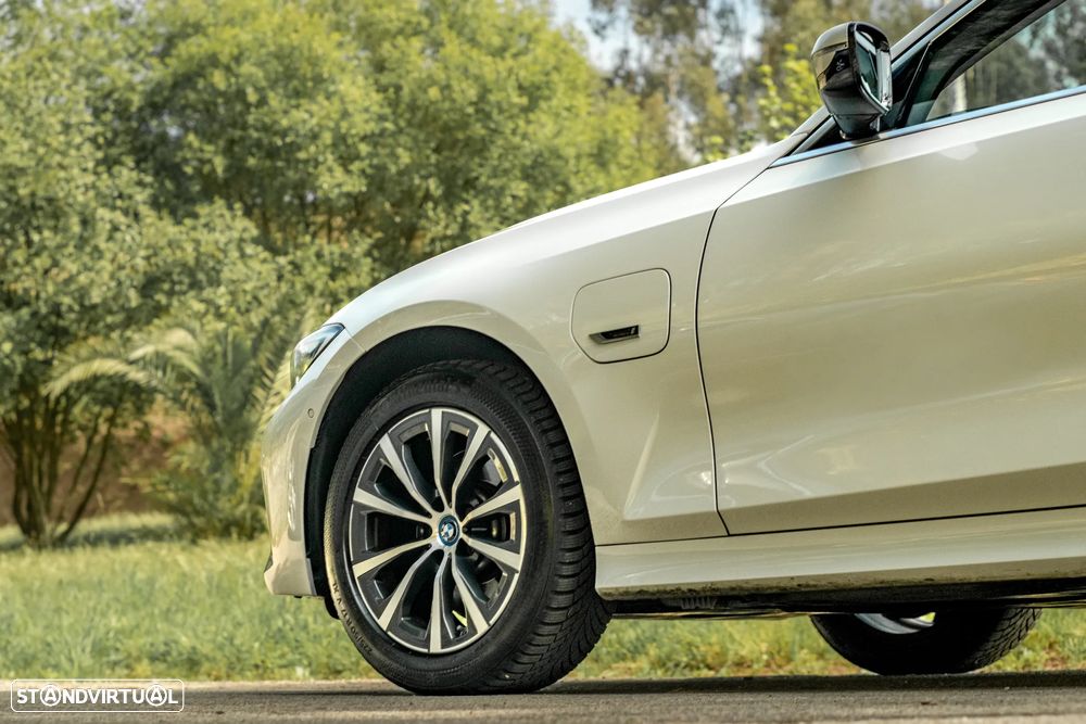 BMW 320 e Aut. Advantage - 4