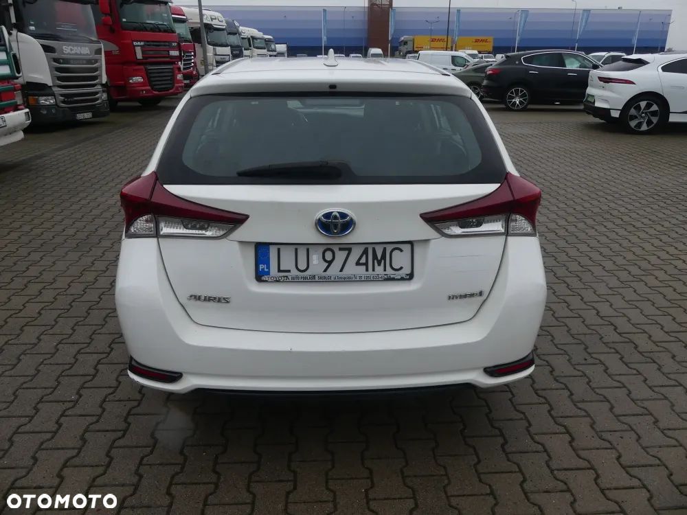 Toyota Auris - 10