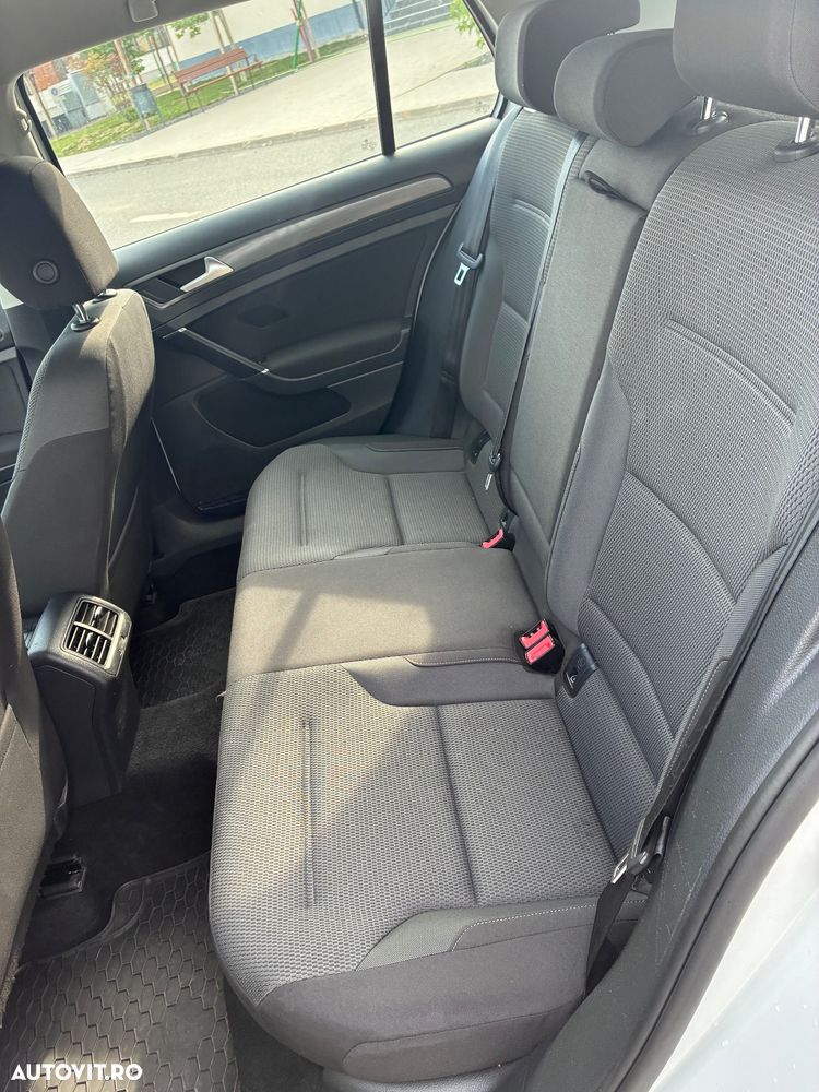 Volkswagen Golf 1.6 TDI Comfortline - 4