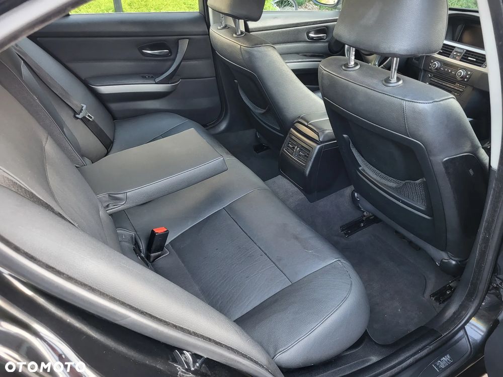 BMW Seria 3 325xi - 9