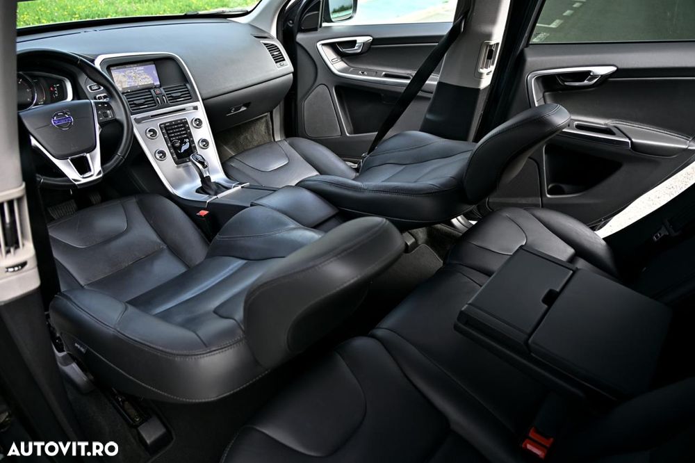 Volvo XC 60 D5 AWD Geartronic Summum - 19