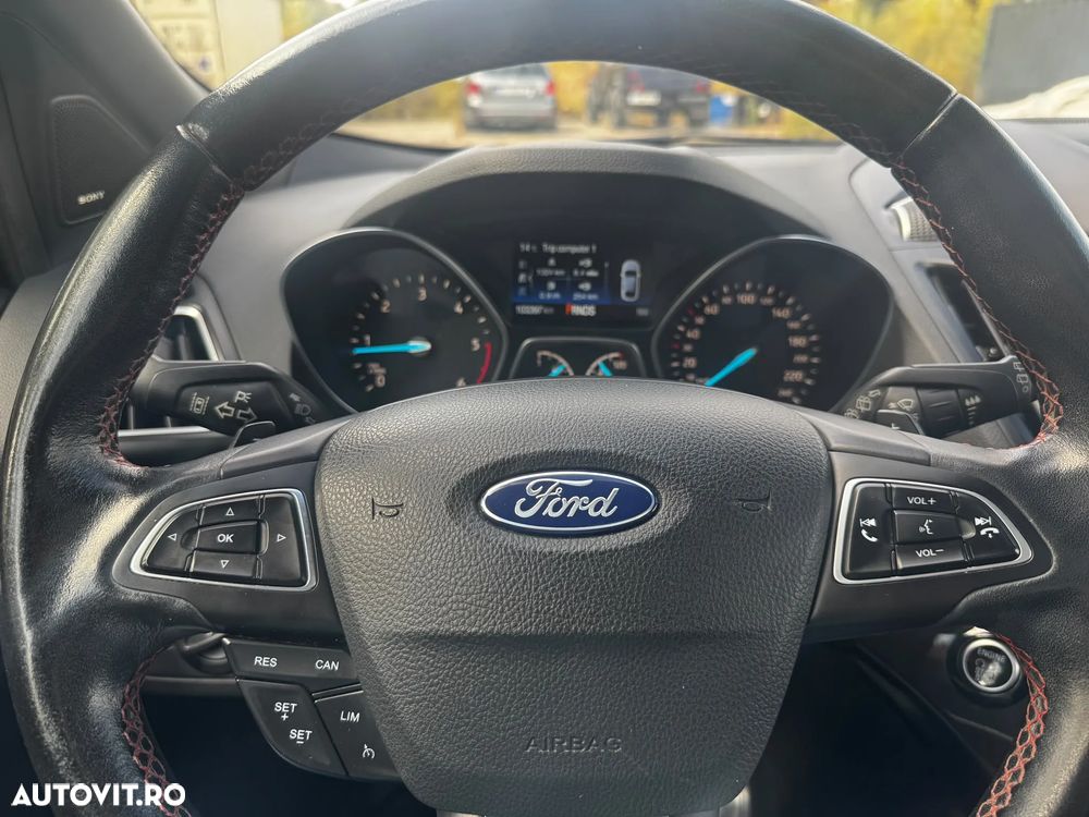 Ford Kuga 2.0 TDCi 4WD Powershift ST-Line - 9