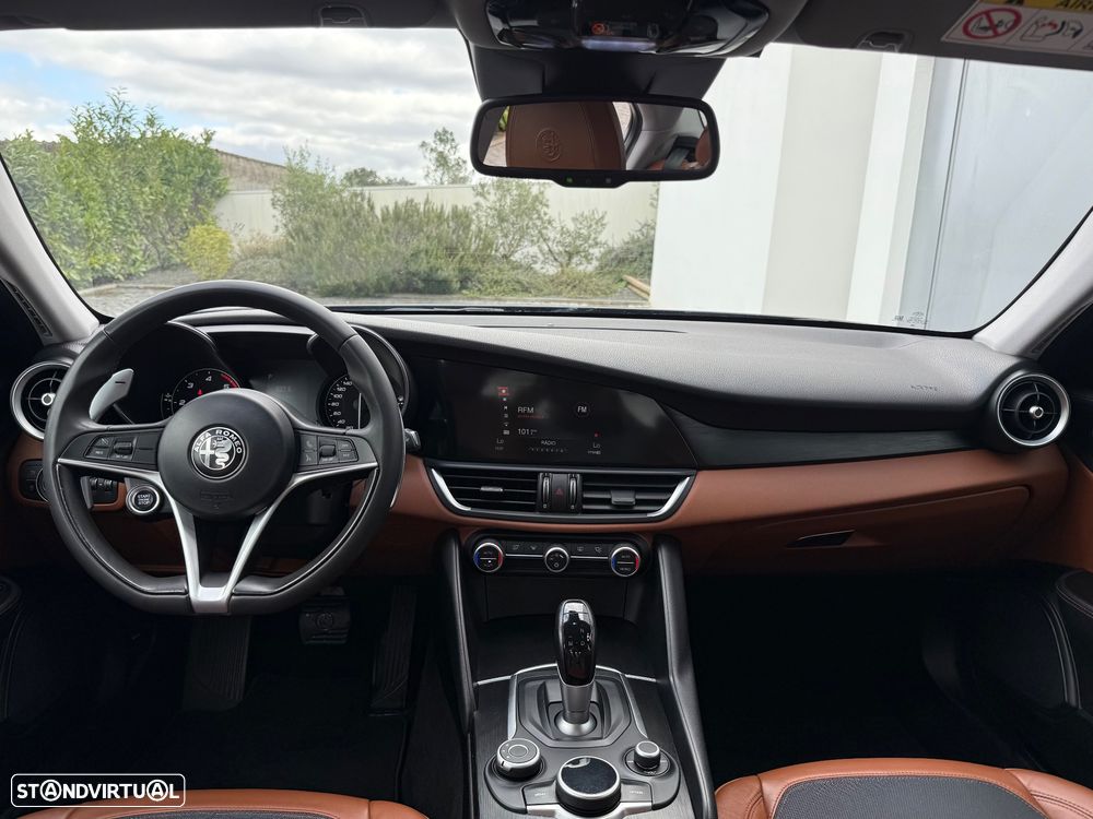 Alfa Romeo Giulia - 26