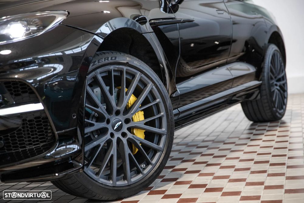 Aston Martin DBX 707 - 5