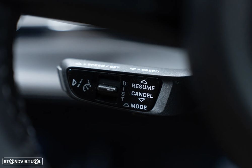 Porsche Taycan Turbo - 33