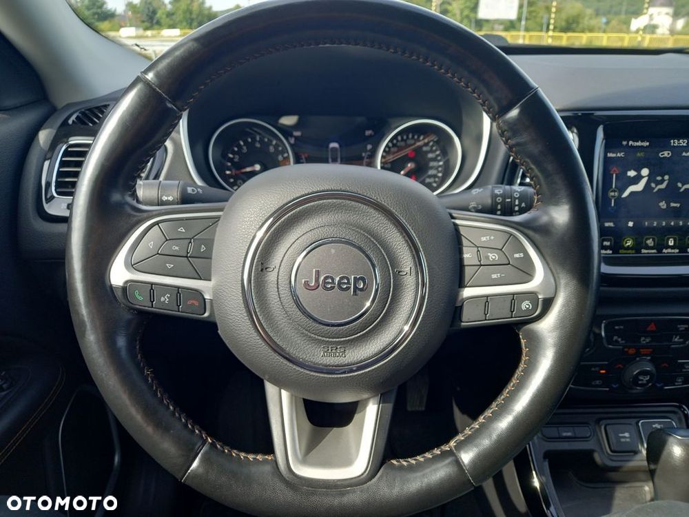Jeep Compass - 11