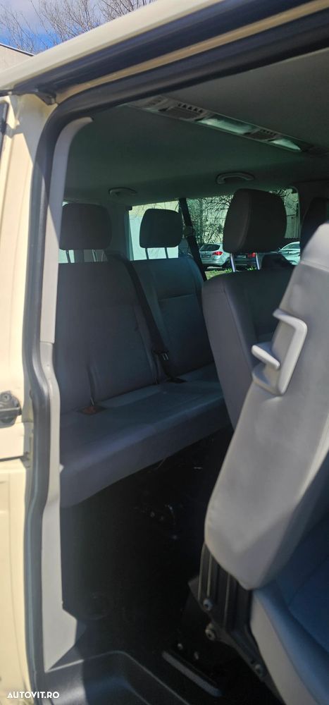 Volkswagen Caravelle - 12