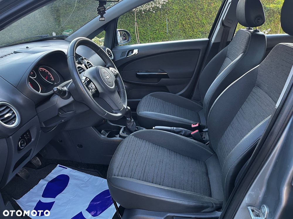 Opel Corsa 1.2 16V Cosmo - 10