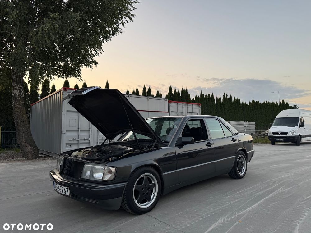 Mercedes-Benz W201 (190) - 10