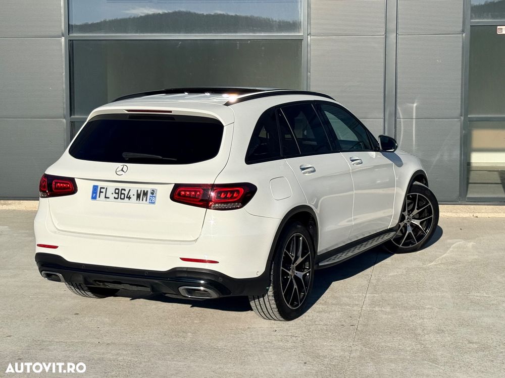 Mercedes-Benz GLC 300 d 4Matic 9G-TRONIC AMG Line Plus - 24