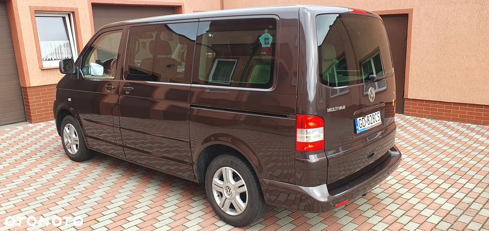 Volkswagen Multivan - 21