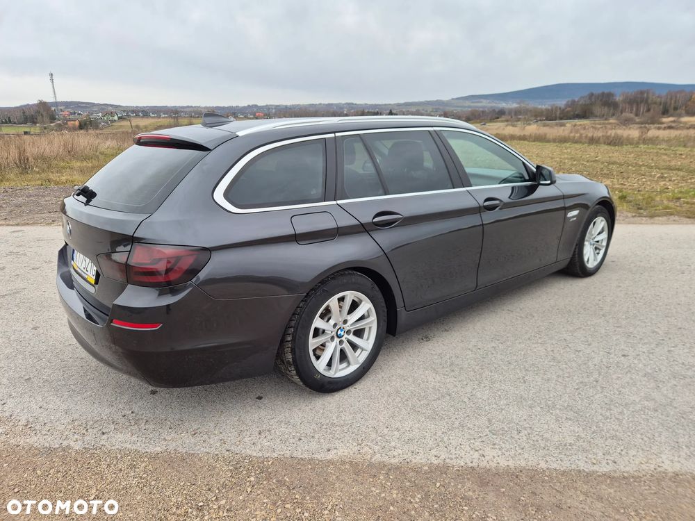 BMW Seria 5 525d xDrive - 4
