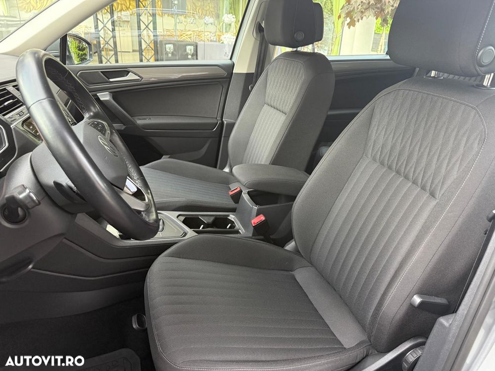 Volkswagen Tiguan - 11