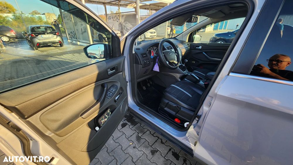 Ford Kuga 2.0 TDCi 4WD Titanium - 5