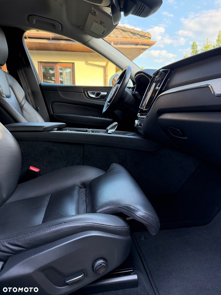 Volvo XC 60 B4 D AWD Inscription - 38