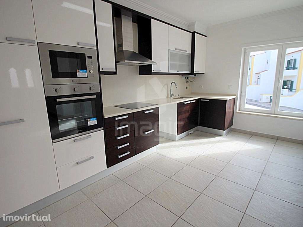 Moradia T3 +1 Usada na Ericeira com excelente vista de mar - Grande imagem: 2/31