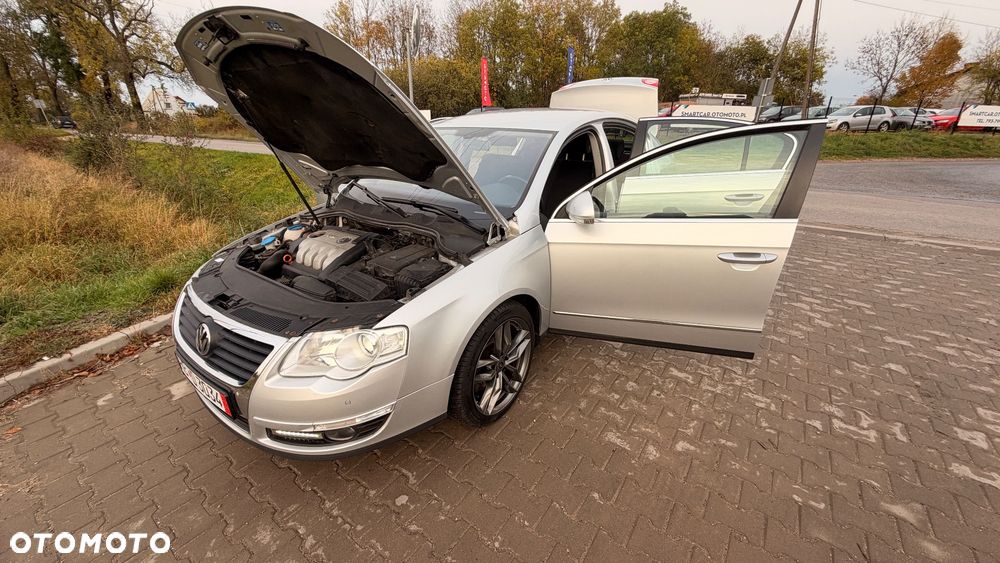 Volkswagen Passat - 1