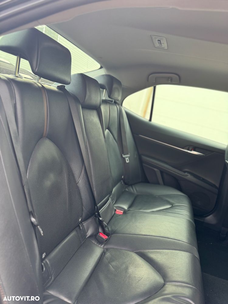 Toyota Camry Business Edition - 11