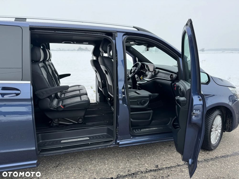 Mercedes-Benz Klasa V 300 d extralang 4Matic 9G-TRONIC Avantgarde Edition Edition 2023 - 20