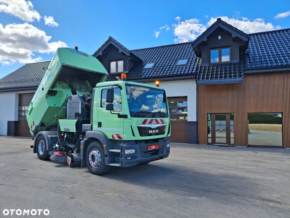 MAN TGM 16.250 Zamiatarka BUCHER CityFant 6000 Euro 6 EUnited PM10 Dodatkowy Silnik Rok: 2015 Zamiatarka Uliczna Niski Przebieg - 10