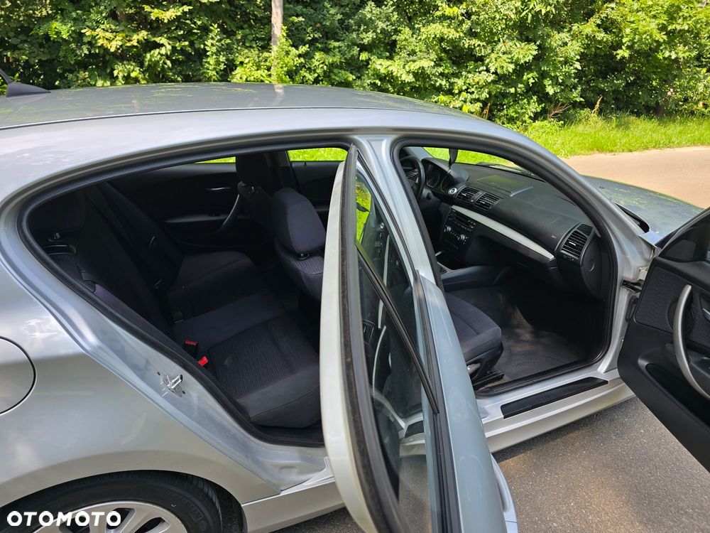 BMW Seria 1 118d - 28