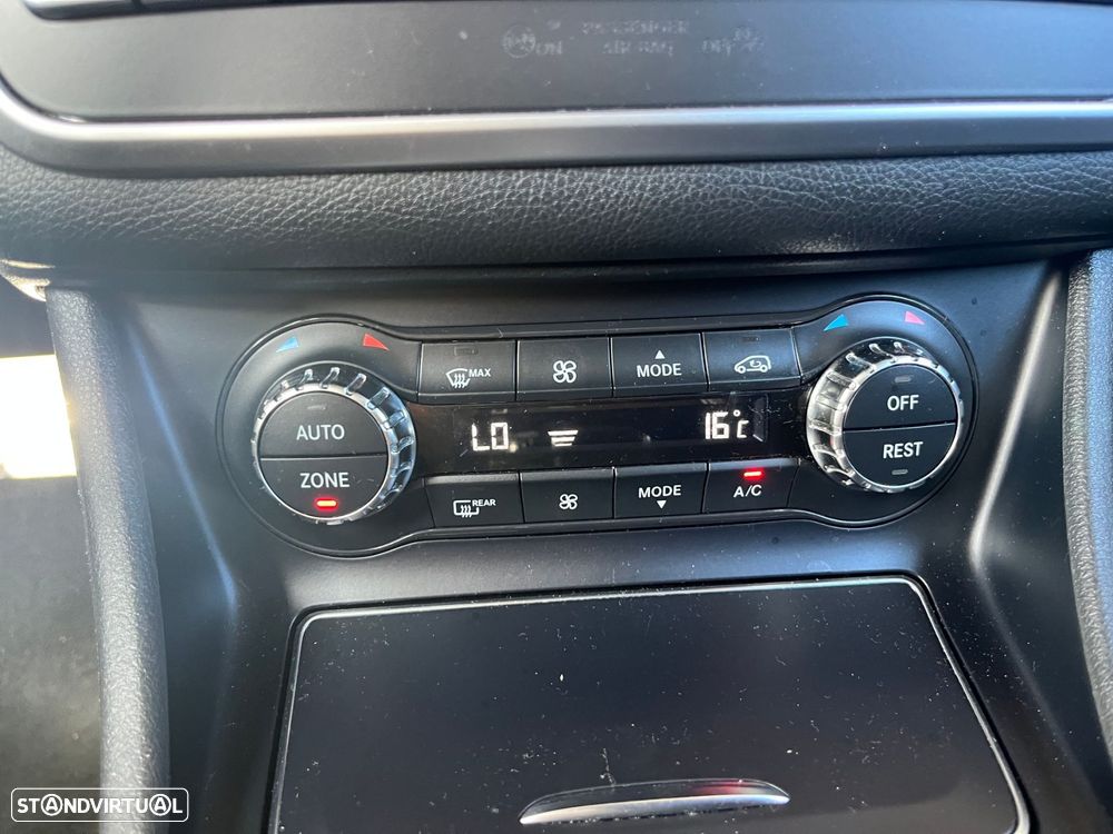 Mercedes-Benz CLA 45 AMG 4Matic 7G-DCT - 37
