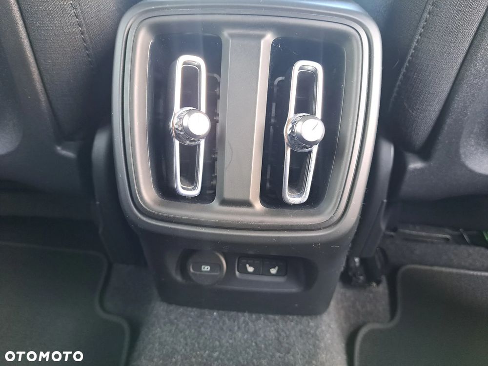 Volvo XC 40 T2 Essential - 28