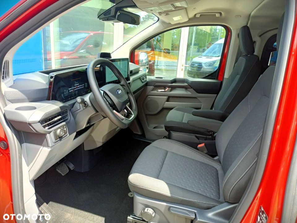 Ford Tourneo Custom - 15