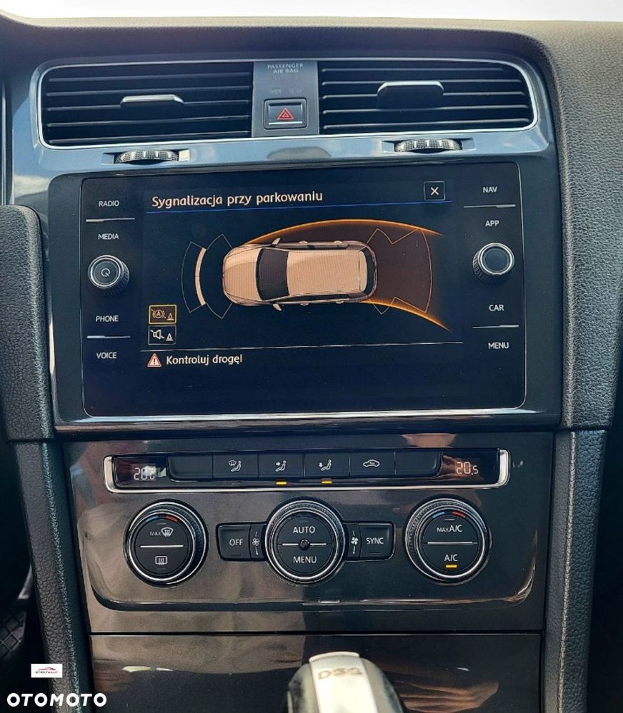 Volkswagen Golf - 28