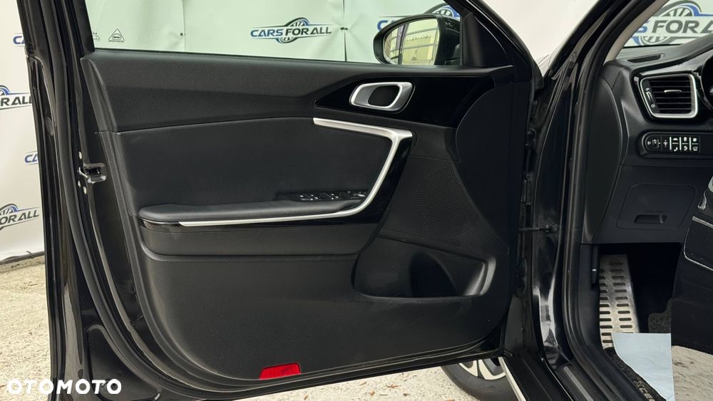 Kia XCeed - 16