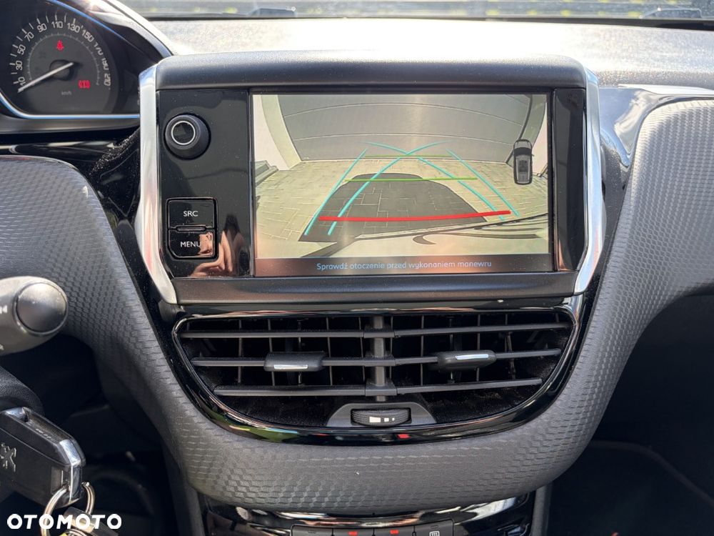 Peugeot 2008 1.2 Pure Tech GPF Allure S&S EAT6 - 22